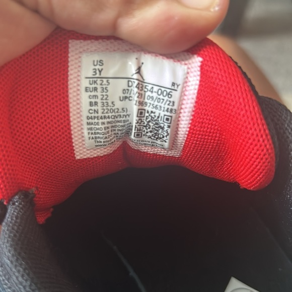 Jordan Max Aura 5 PS Kids Basketball Shoes Black/Red - Picture 13 of 13